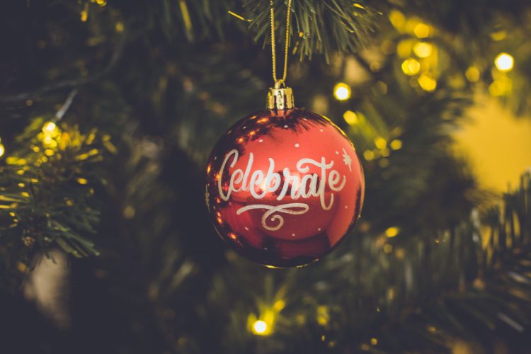 pack ornaments